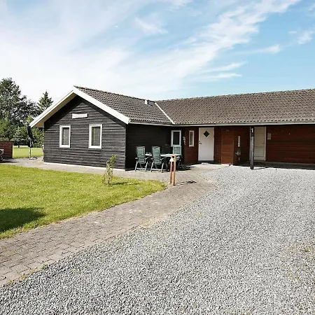 Three-bedroom In Storvorde 19 別荘 Egense